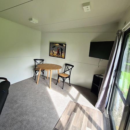 Tiny Home @ Matai Huka ปาราปาราออมู ภายนอก รูปภาพ